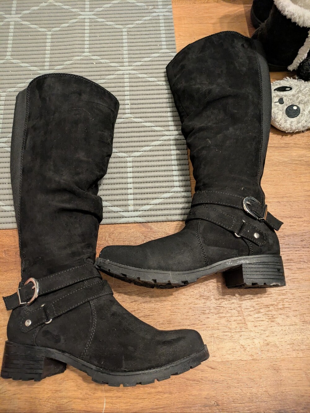 6.5 Stretch Suede Boots